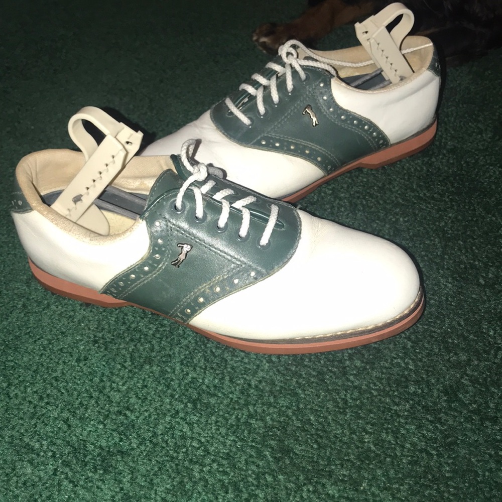 Golf shoes